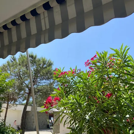 Wake Up By The Sea-beachfront In Qerret, Albania Apartament Golem (Tirana)