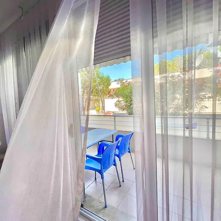 Apartament Wake Up By The Sea-beachfront In Qerret, Albania