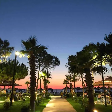 Beachfront In Qerret, Albania Apartamento *