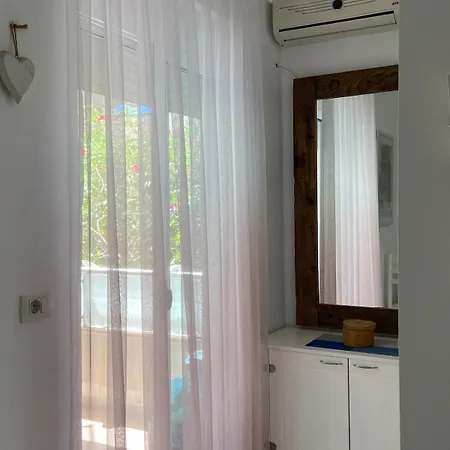Apartamento Beachfront In Qerret, Albania *