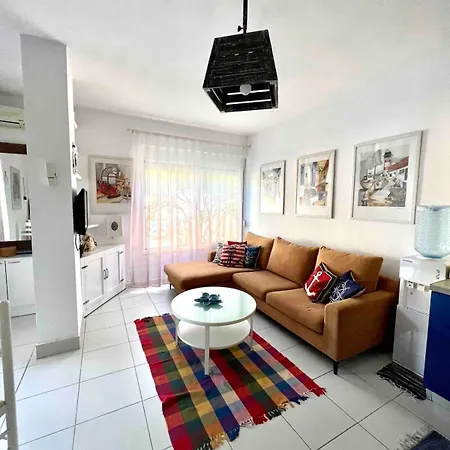 Apartament Wake Up By The Sea-beachfront In Qerret, Albania *