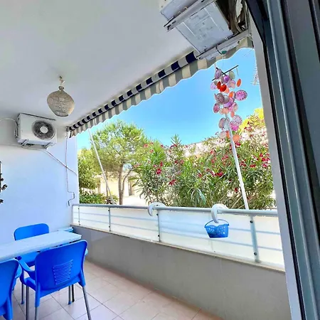 Wake Up By The Sea-beachfront In Qerret, Albania Apartament Golem (Tirana)