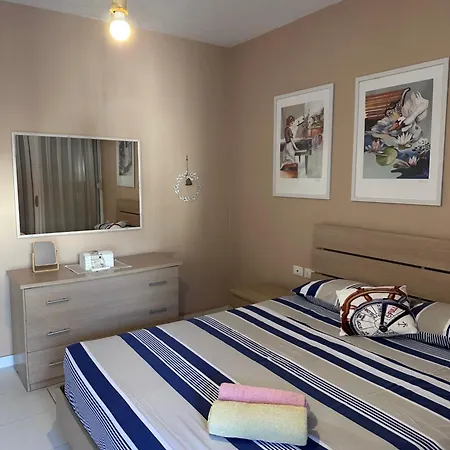 Beachfront In Qerret, Albania Apartamento *