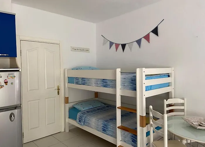 Wake Up By The Sea-beachfront In Qerret, Albania Appartement Golem (Tirana)