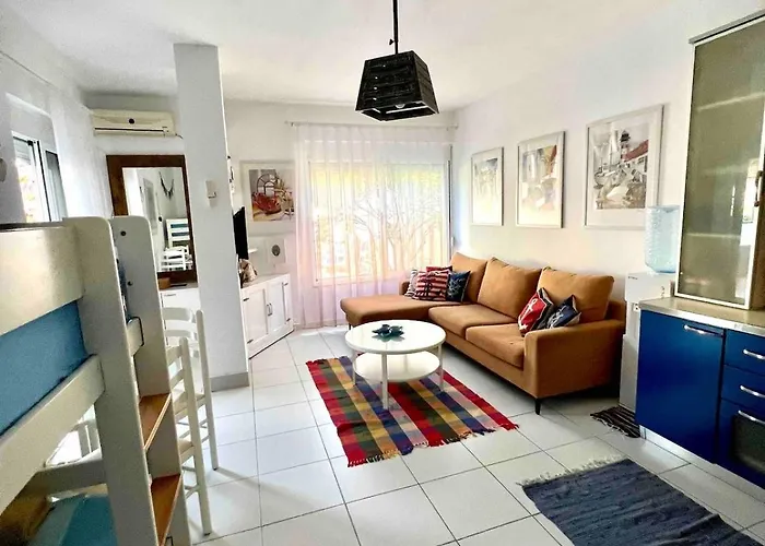 Wake Up By The Sea-beachfront In Qerret, Albania Appartement *