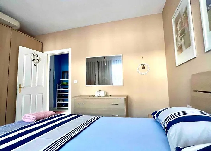 Wake Up By The Sea-beachfront In Qerret, Albania Appartement
